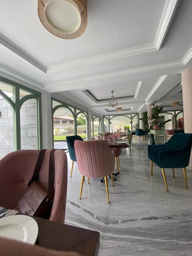 Nambiar Club Bellezea Hotel Kammasandra Buitenkant foto